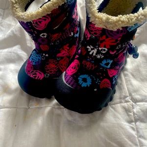 Kids snow boots